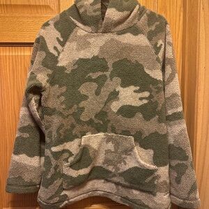 Cabela’s for Women Camouflage Fleece hoodie